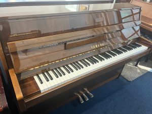 Yamaha C108N