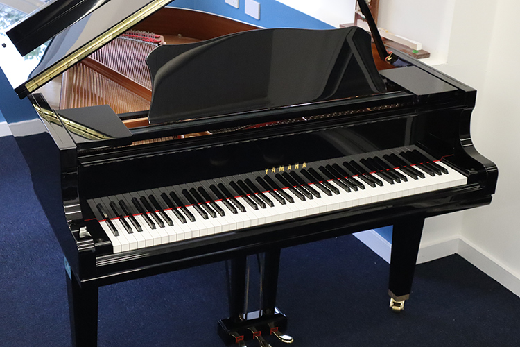 The piano outlet shop kent